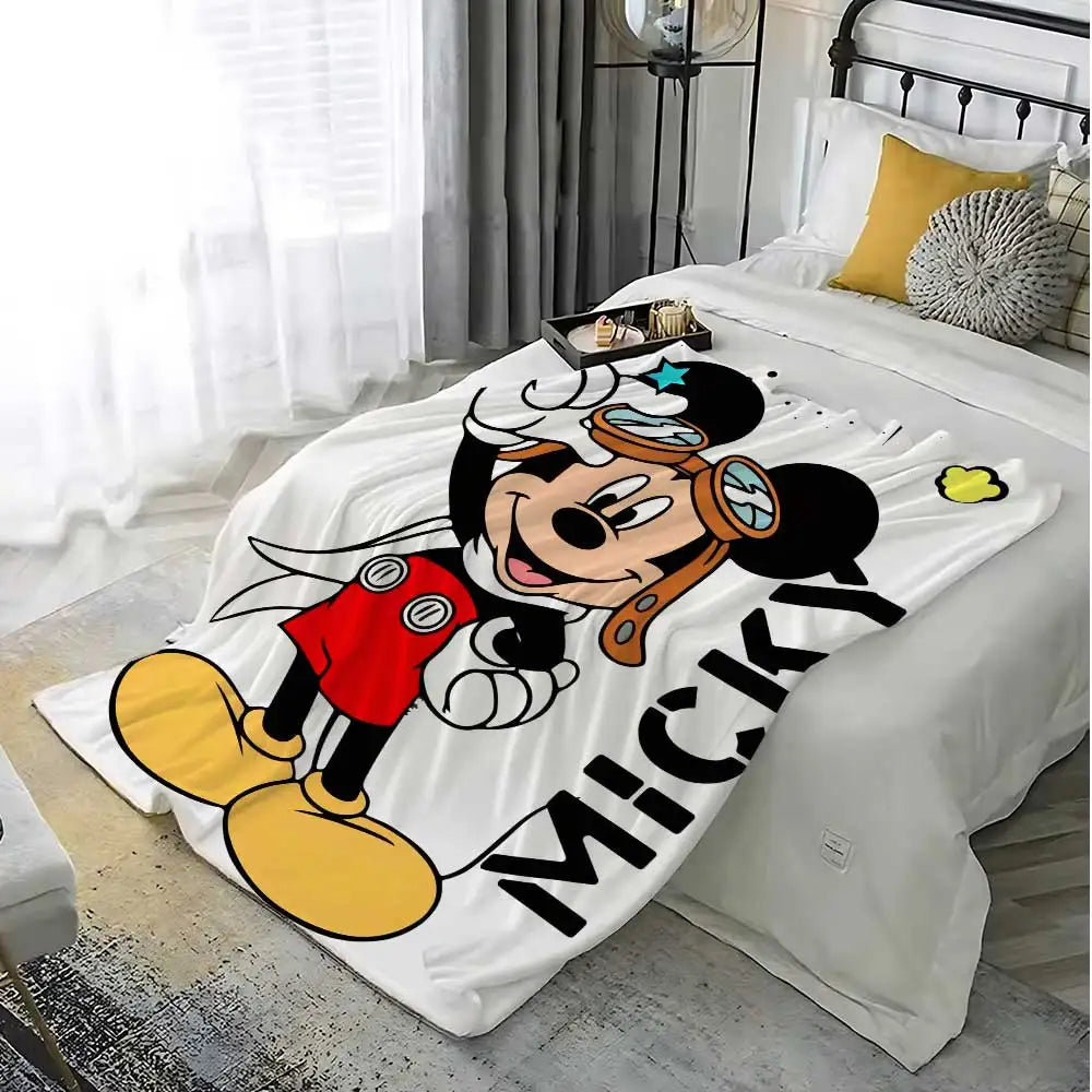 Black-eared Mouse Couch Throw Blanket